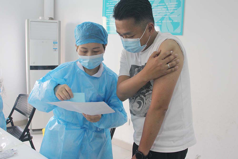 蒋书阅：静安医院新冠疫苗接种点护士长
